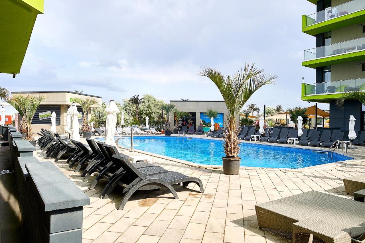 Submarine Apartment Spa N Pool Beach Resort Navodari Exterior photo