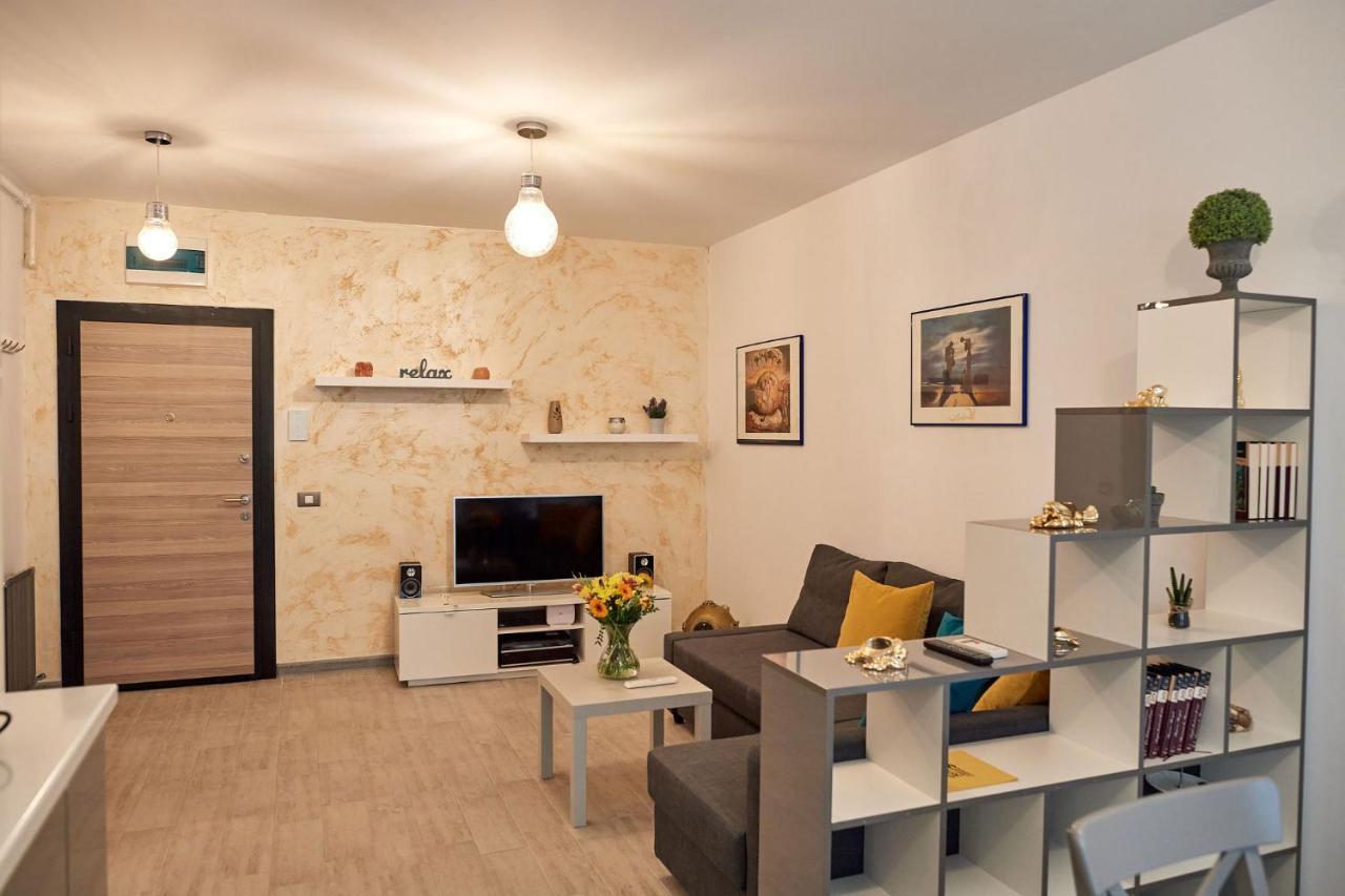 Submarine Apartment Spa N Pool Beach Resort Navodari Exterior photo